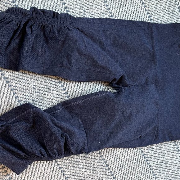Lululemon midnight Blue Crop Leggings Size 6 - Picture 2 of 6